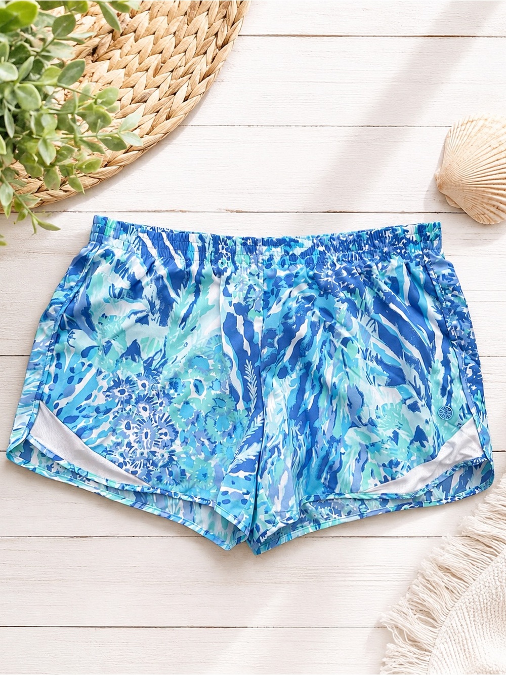Lilly Pulitzer Luxeletic Ocean Trail Shorts Blue White Heaven Lined M